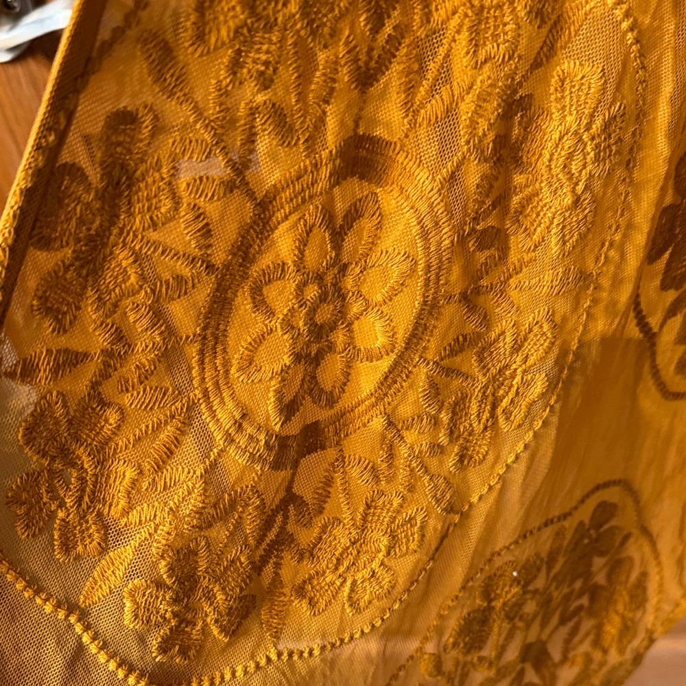 Golden Floral Kimono Cover Up NEW One Size Vibrant and Stylish! - Picture 8 of 8